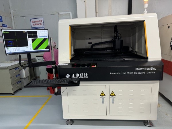 Automatic Line Width Measuring Instrument